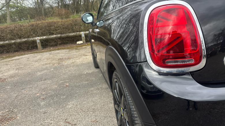 MINI Hatchback 135kW Cooper S Level 3 33kWh 3dr Auto Electric Hatchback